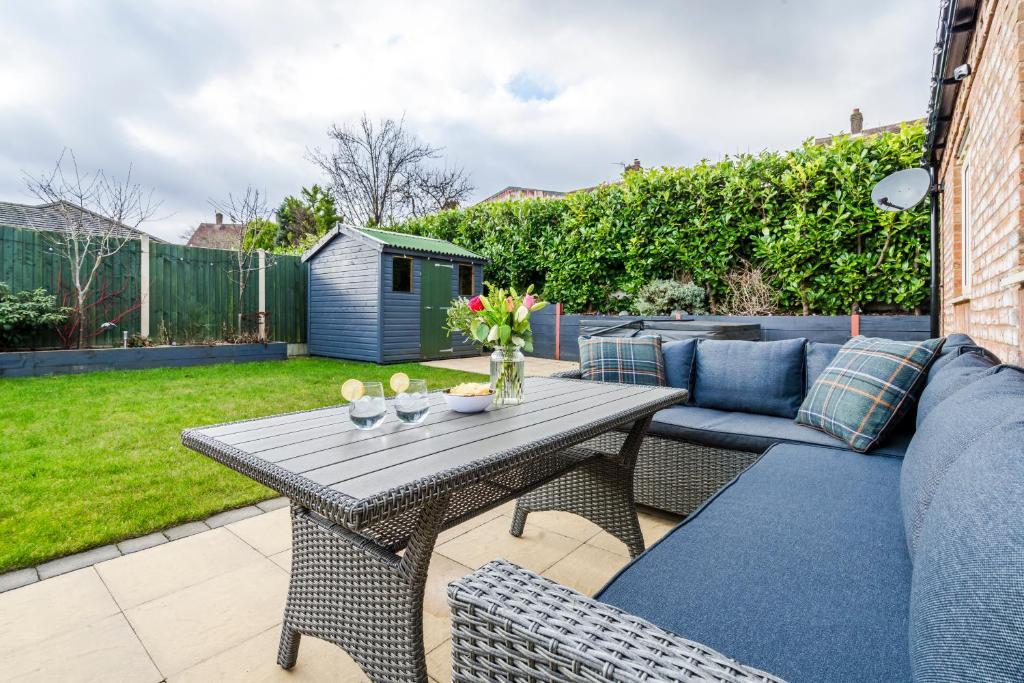 Pet Friendly With A Hot Tub Villa Hednesford Exterior photo
