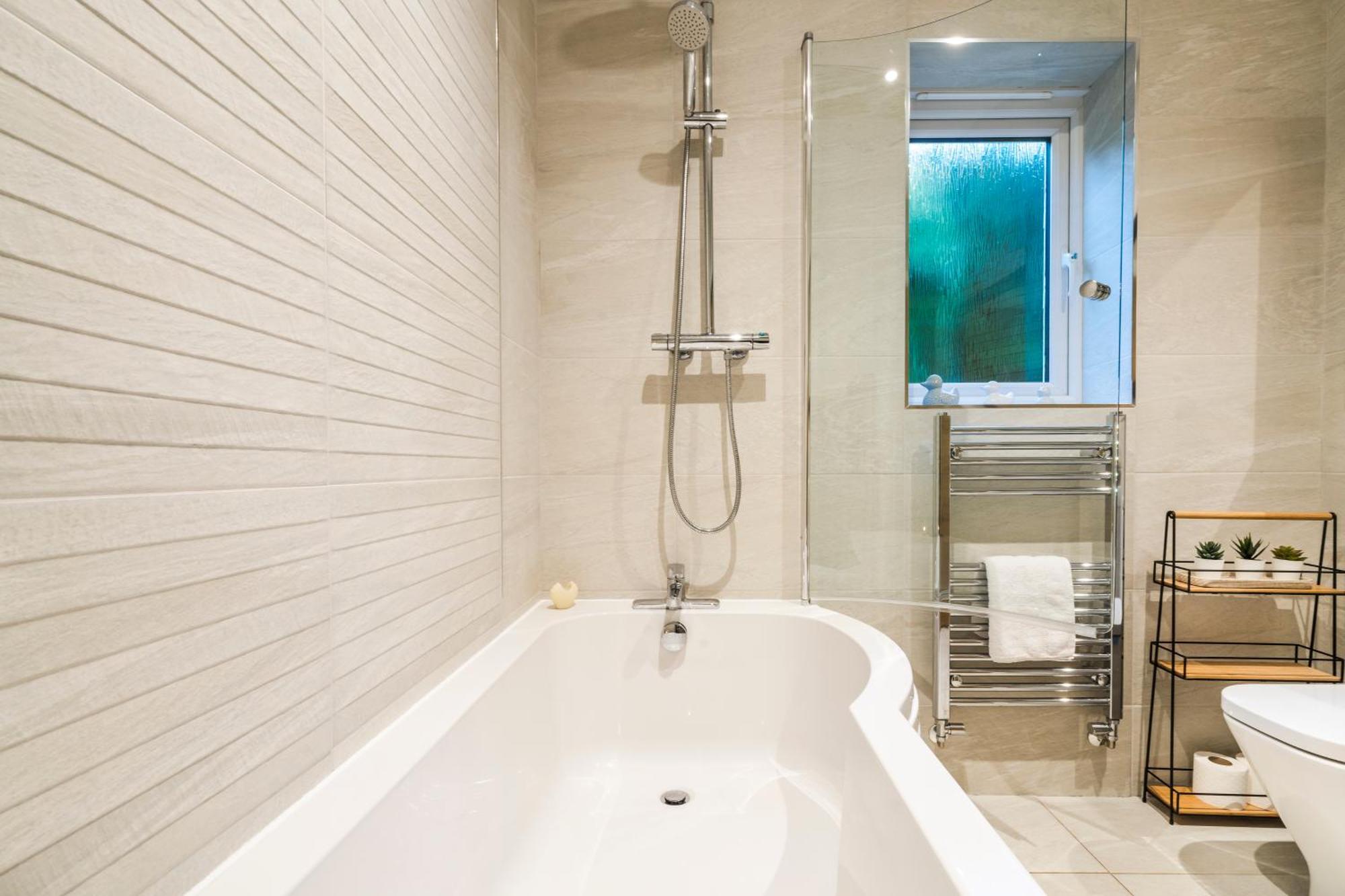 Pet Friendly With A Hot Tub Villa Hednesford Exterior photo